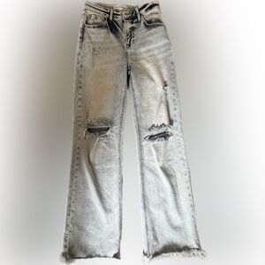 Women’s Risen Leslie high rise jeans. Size 3/26